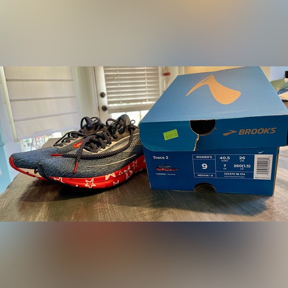 Women’s Trace 2 shoes by Brooks. Size 9 - CUSHION. New in box. - Picture 4 of 9